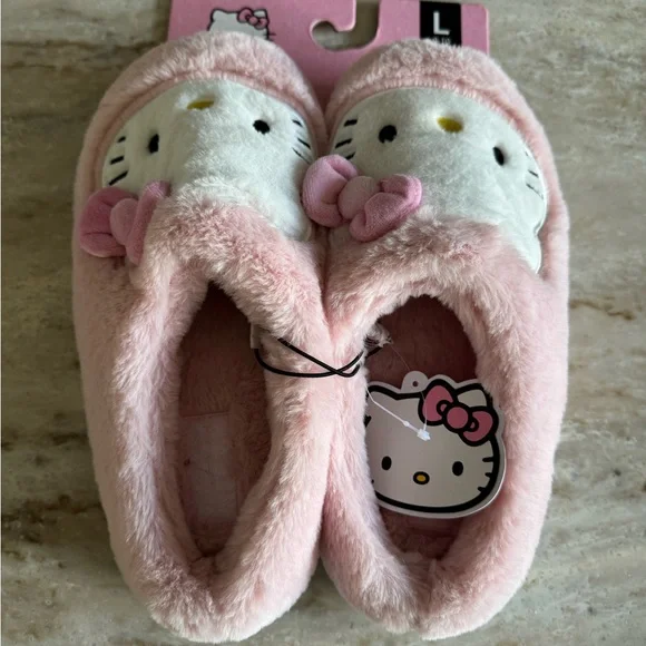Hello Kitty Pink Slippers - Picture 2 of 3